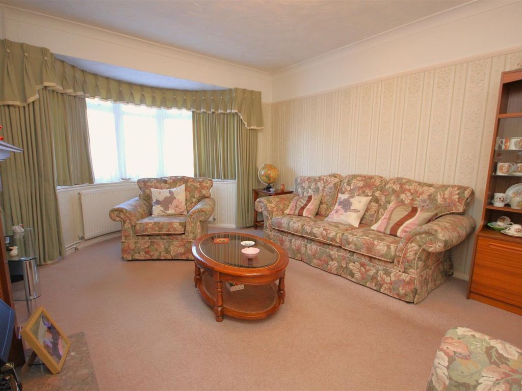 2 bed detached bungalow for sale in Farndish Road, Irchester, Wellingborough NN29, £329,995