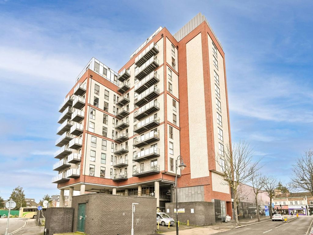 1 bed flat to rent in Blagdon Road, New Malden, New Malden KT3, £2,700 pcm