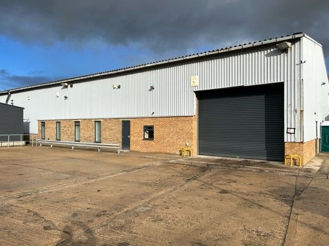 Industrial to let in Hillam Road, Bradford BD2, £50,000 pa