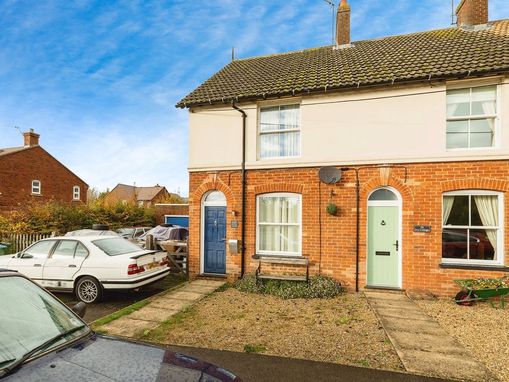 3 bed end terrace house for sale in West Street, Steeple Claydon, Buckingham MK18, £375,000