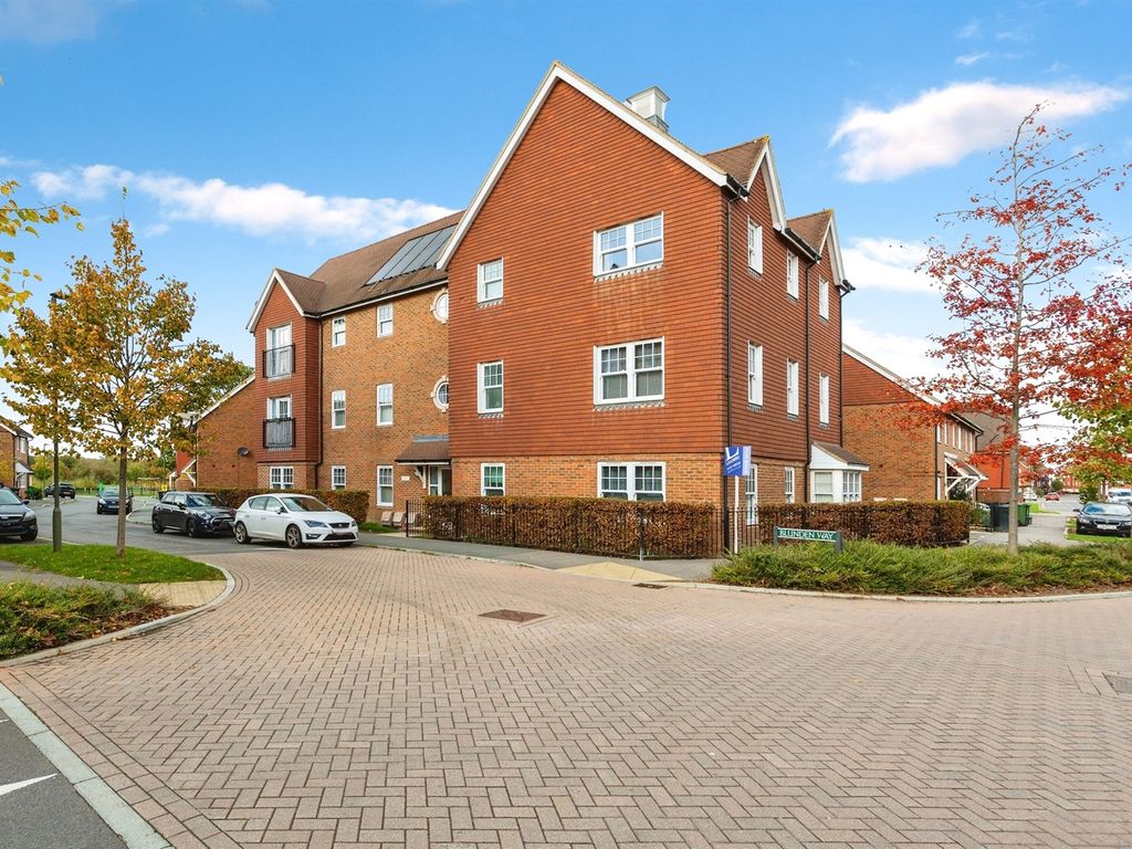 2 bed flat for sale in Blundon Way, Horley RH6, £310,000