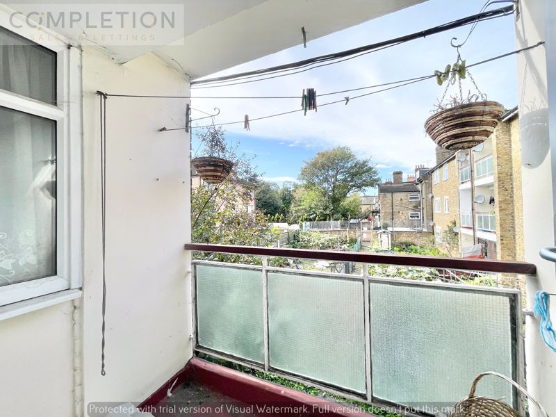 3 bed flat for sale in For Sale, Three Bedroom Flat, Earlham Grove, London E7, £400,000