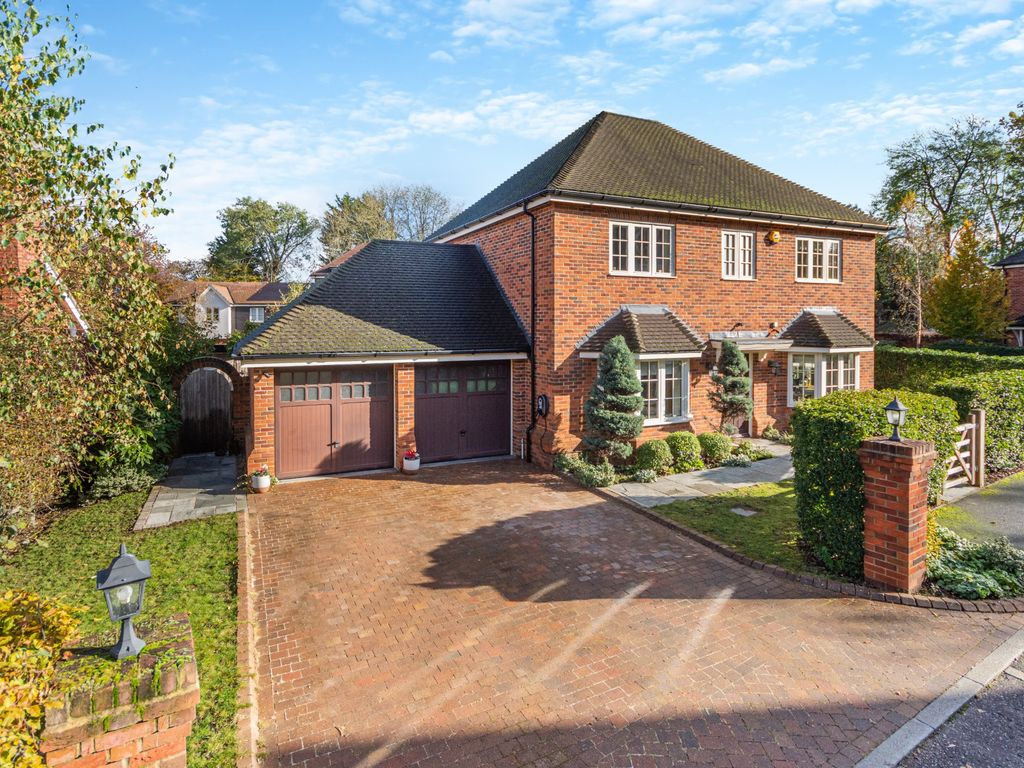 4 bed detached house for sale in Brayfield Lane, Chalfont St. Giles HP8, £1,375,000