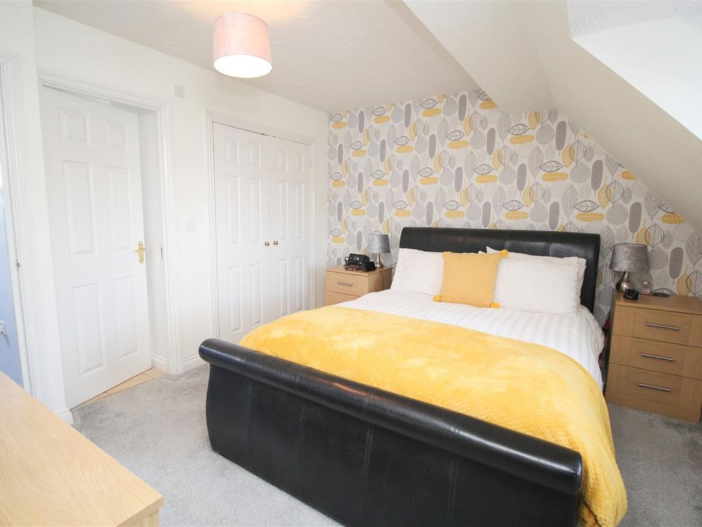 4 bed semi-detached house for sale in Foxholes Close, Deanshanger, Milton Keynes MK19, £399,995