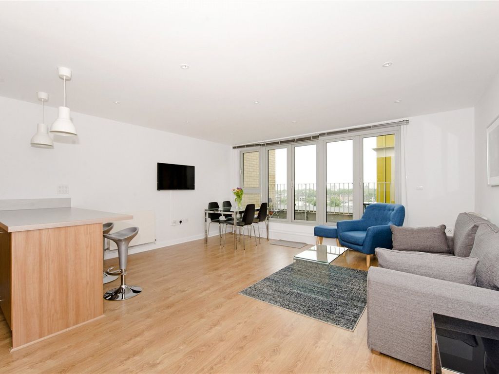 3 bed flat to rent in Buckler Court, Eden Grove N7, £3,450 pcm