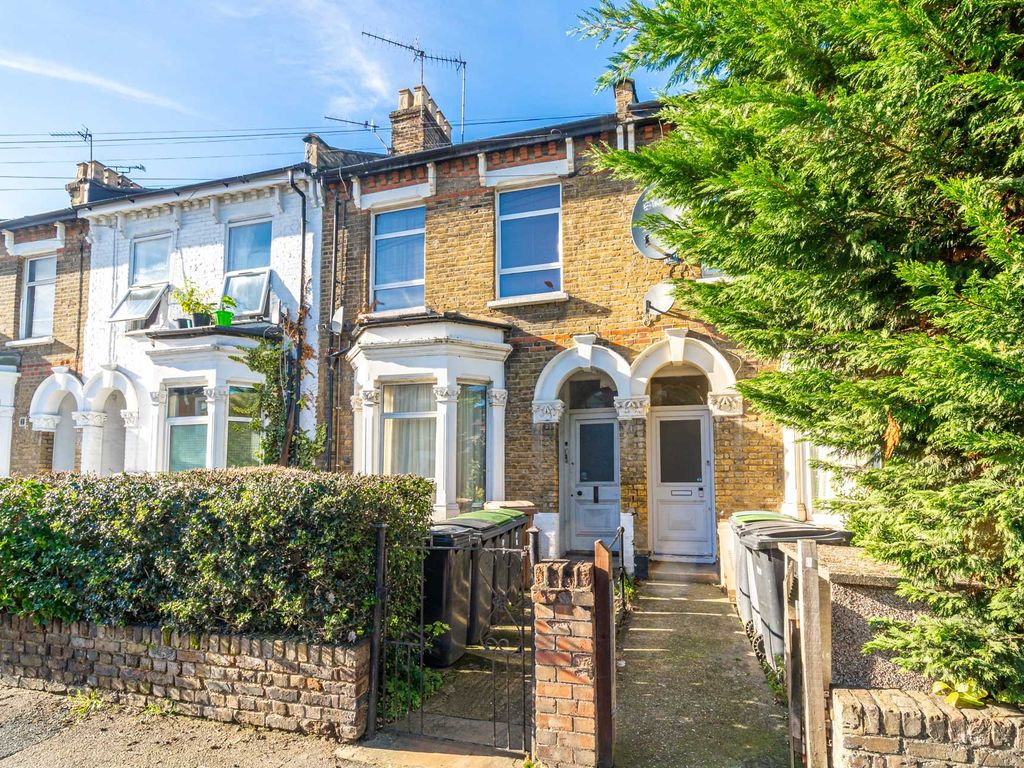 1 bed flat for sale in Alexandra Road, London N8, £350,000