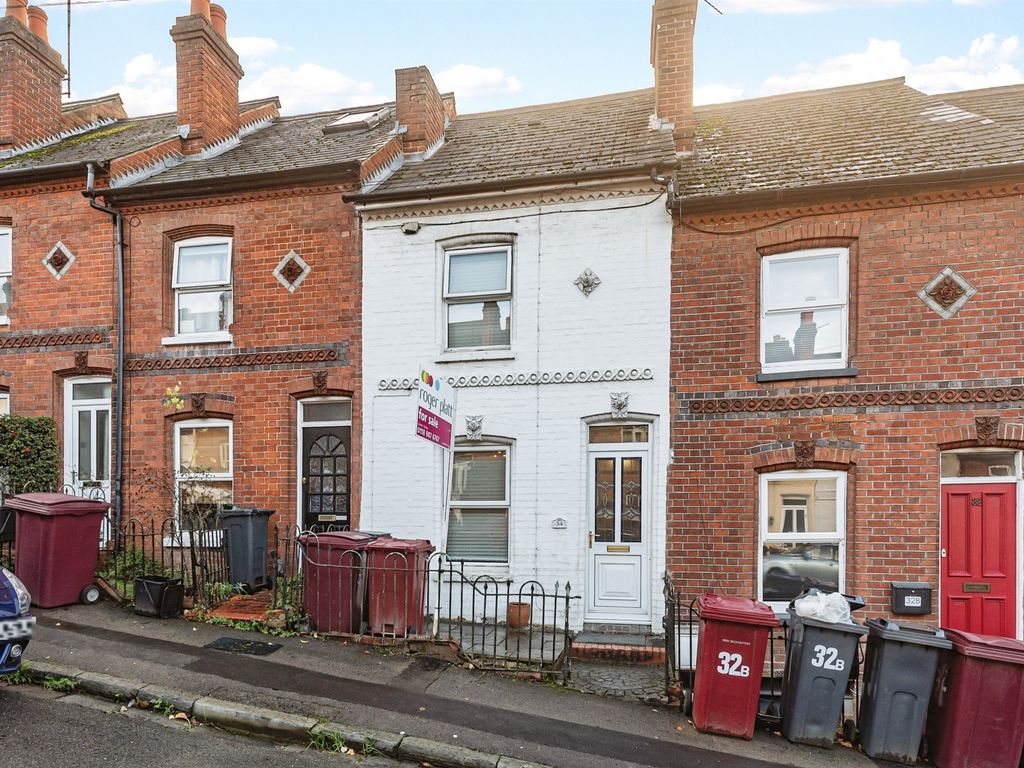 3 bed terraced house for sale in Alpine Street, Reading RG1, £340,000