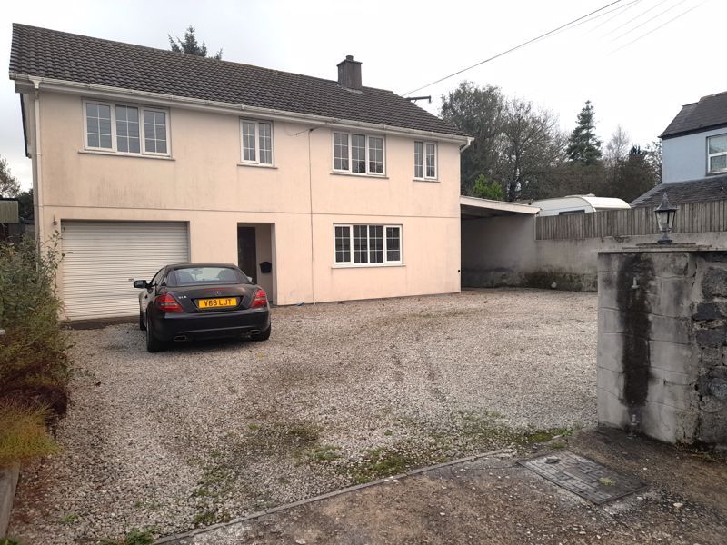 5 bed property for sale in Molinnis, Bugle, St. Austell PL26, £365,000