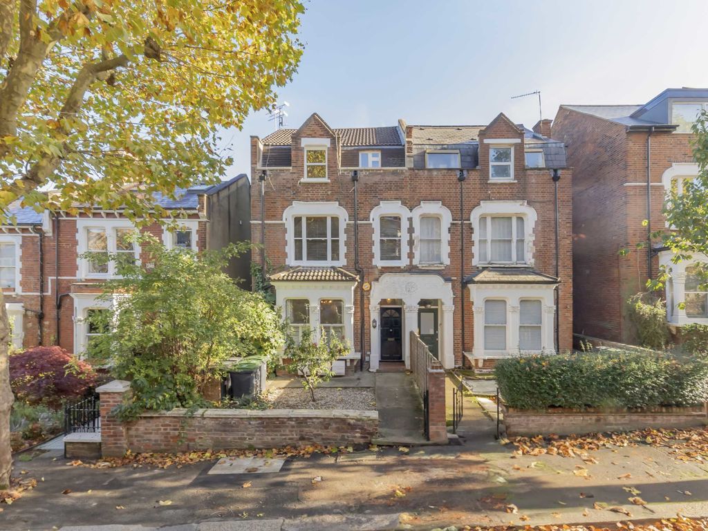 1 bed flat for sale in Cromwell Avenue, London N6, £400,000
