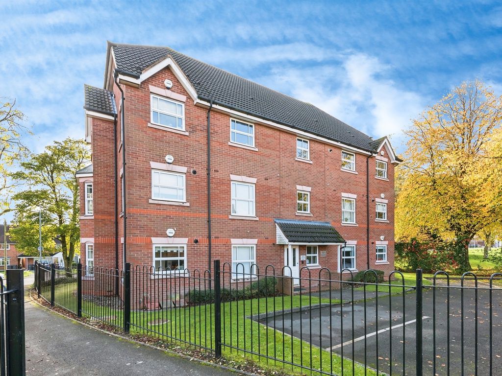 2 bed flat for sale in Gunner Grove, Sutton Coldfield B75, £170,000