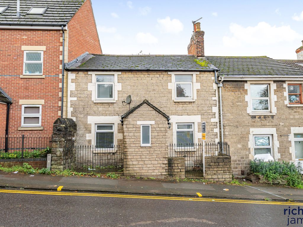3 bed terraced house for sale in Cricklade Street, Old Town, Swindon SN1, £147,500