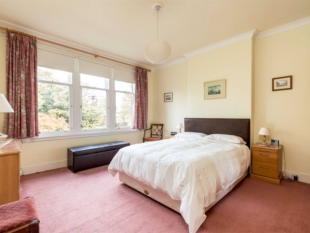 3 bed flat for sale in Grange Crescent, Grange, Edinburgh EH9, £585,000