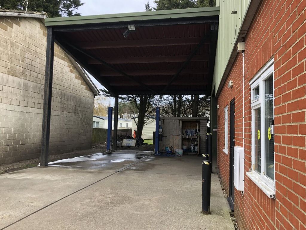 Light industrial to let in Pritchetts Way, Rookley, Isle Of Wight PO38, £25,000 pa