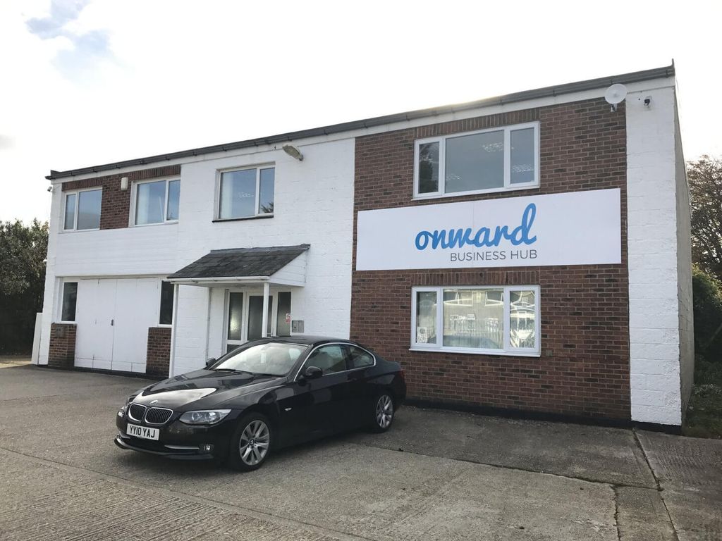 Office to let in College Close, Sandown, Isle Of Wight PO36, £3,000 pa