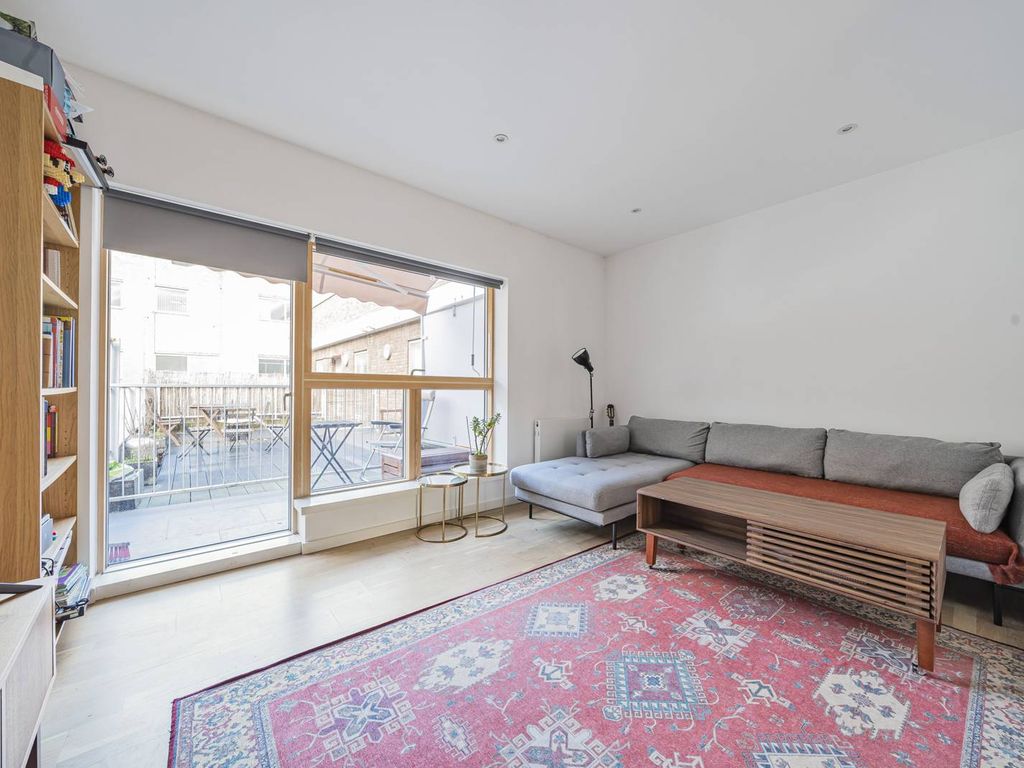 3 bed flat for sale in High Road Leyton, Leyton, London E10, £495,000