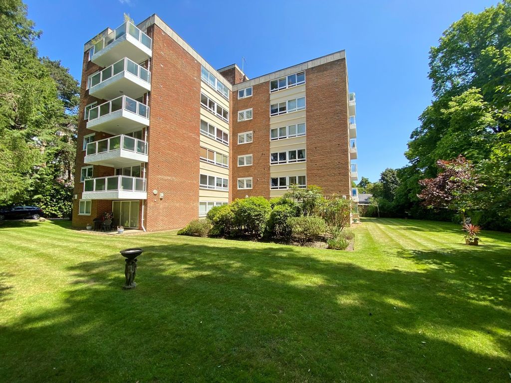 2 bed flat for sale in 7 The Avenue, Poole BH13, £399,950