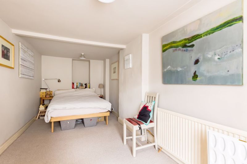 2 bed maisonette for sale in Belgrave Hill, Bristol BS8, £425,000