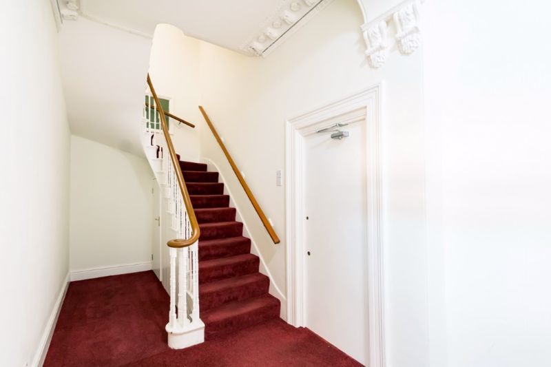 2 bed flat for sale in Cotham Park Mansions, Cotham Park North, Cotham, Bristol BS6, £425,000