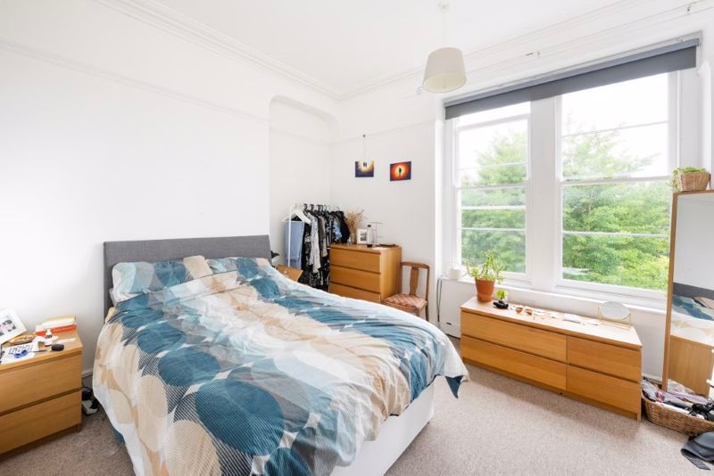 3 bed flat for sale in Beaufort Road, Clifton, Bristol BS8, £440,000
