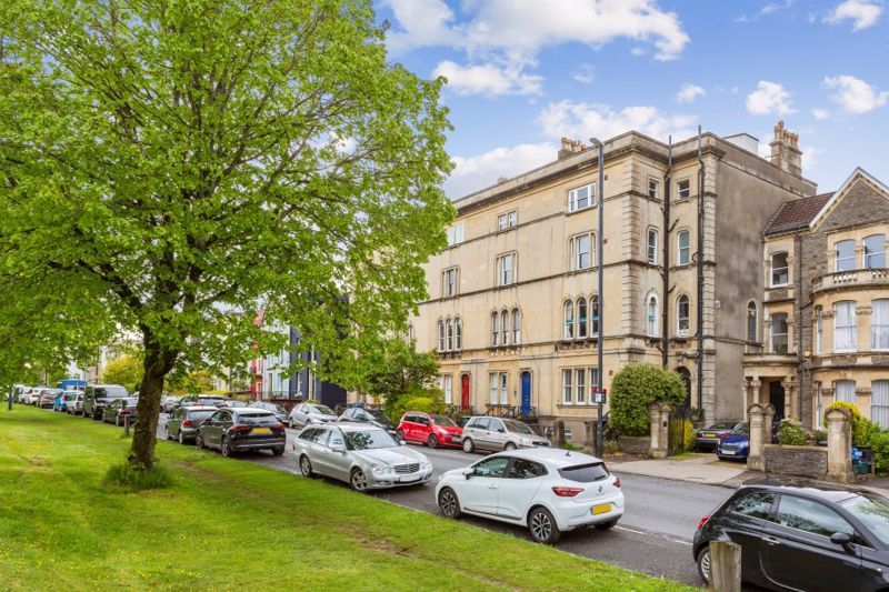 2 bed flat for sale in Upper Belgrave Road, Bristol BS8, £425,000