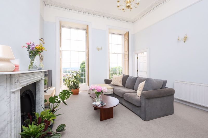 2 bed flat for sale in Cornwallis Crescent, Clifton, Bristol BS8, £399,950