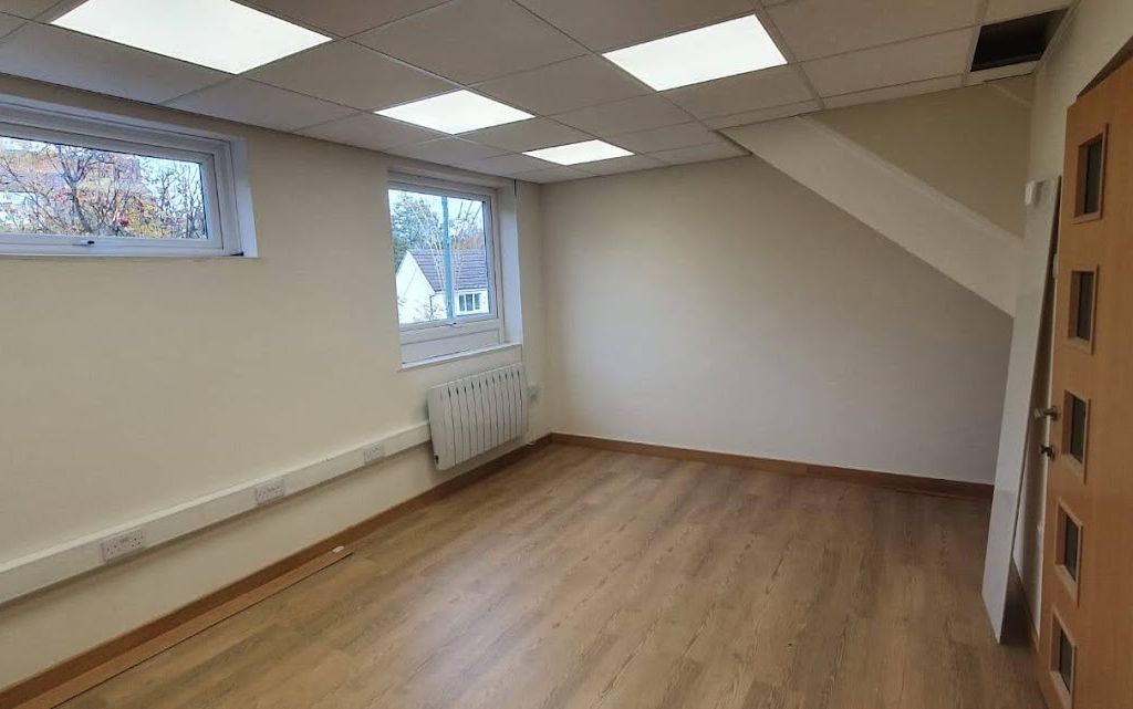 Office to let in High Street, Wednesfield WV11, £6,000 pa
