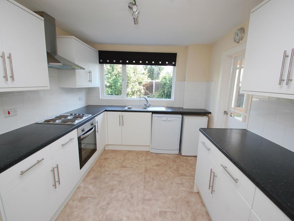 3 bed detached house to rent in Crow Green Lane, Pilgrims Hatch CM15, £1,700 pcm