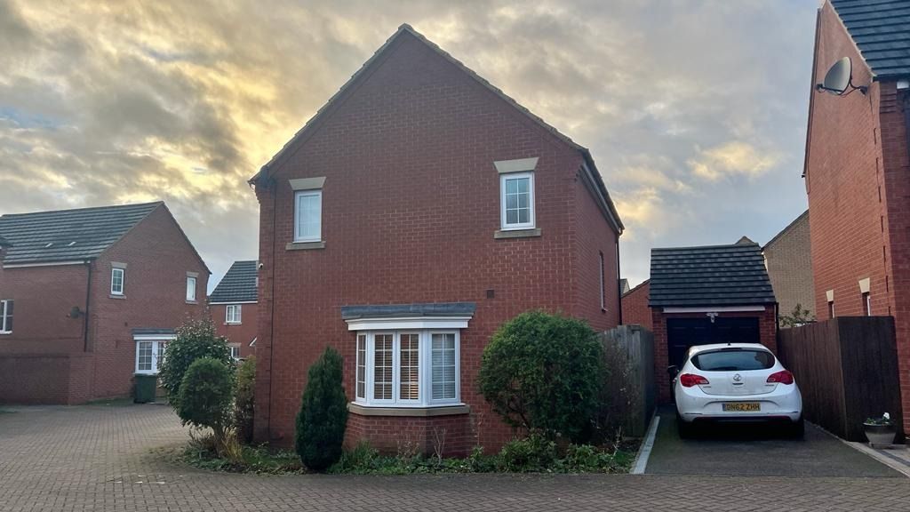 3 bed detached house to rent in Juno Way, Peterborough, Cambridgeshire PE2, £1,245 pcm