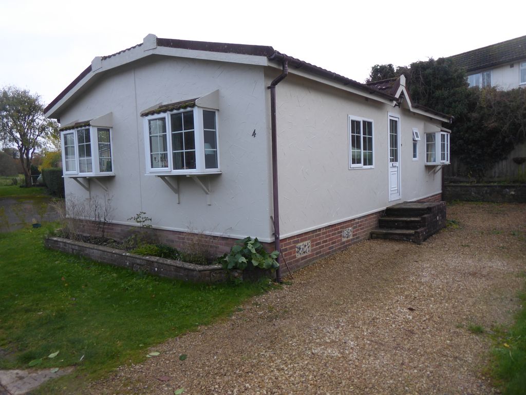 2 bed mobile/park home for sale in Stonehenge Park, Orcheston, Salisbury, Wiltshire SP3, £139,950