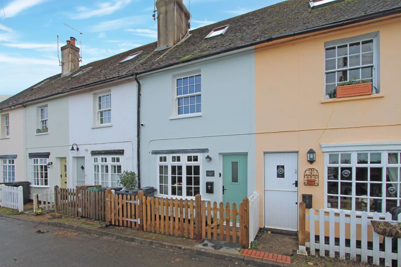 2 bed cottage for sale in Woods Green, Wadhurst TN5, £345,000