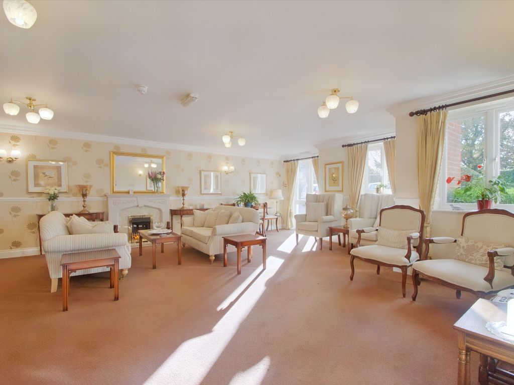 1 bed flat for sale in Chesham Road, Amersham HP6, £260,000