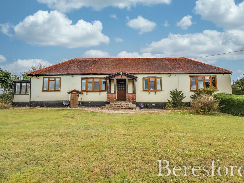 4 bed bungalow for sale in Petches Bridge, Finchingfield CM7, £625,000
