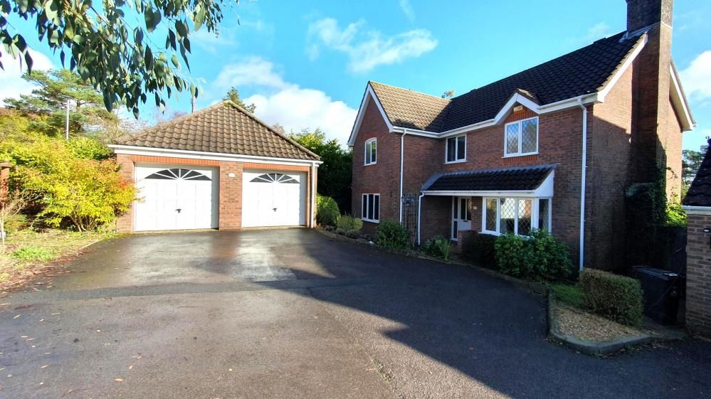 4 bed detached house for sale in Cowslip Road, Broadstone, Dorset BH18, £550,000
