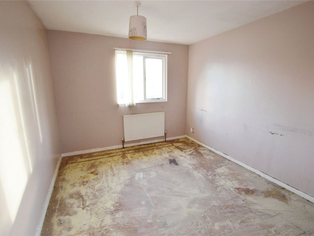 2 bed terraced house for sale in Bartlow End, Basildon, Essex SS13, £230,000