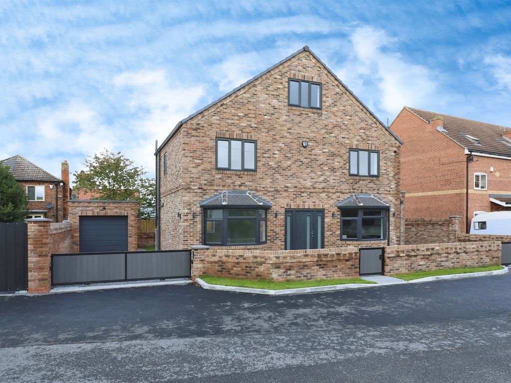 New home, 4 bed detached house for sale in Station Road, Misterton, Doncaster DN10, £470,000