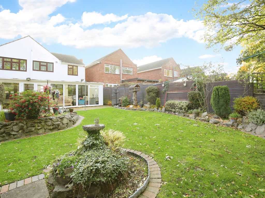 5 bed detached house for sale in Windmill Road, Atherstone CV9, £359,950