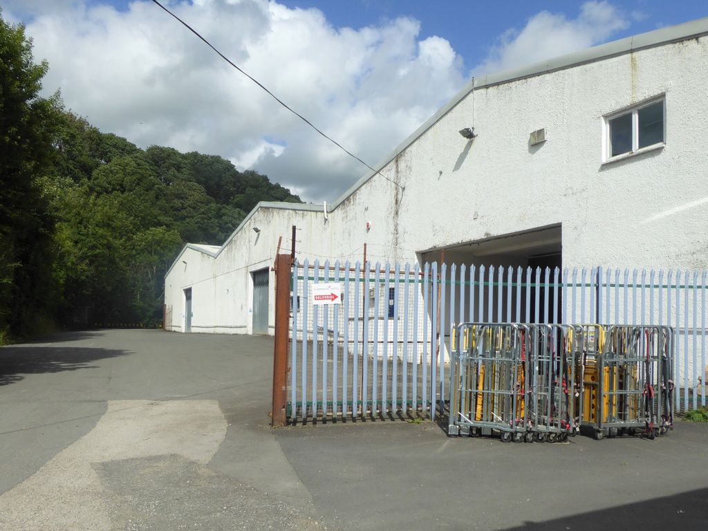 Warehouse to let in Unit 1 Mealbank Mill Trading Estate, Mealbank, Kendal, Cumbria, Kendal, Cumbria 9DL LA8, £178,000 pa