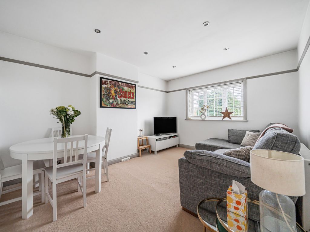 2 bed maisonette for sale in Little Green Lane, Farnham, Surrey GU9, £350,000