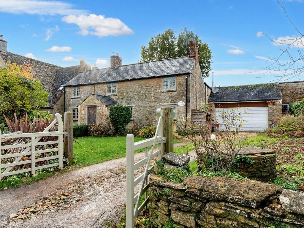 4 bed detached house for sale in Burford Road, Black Bourton OX18, £770,000