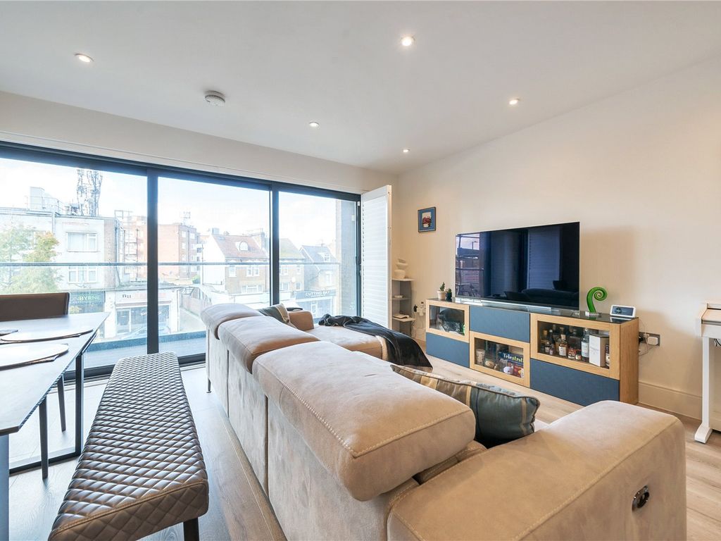 2 bed flat for sale in Daisy Court, 6 Brownlow Road, London N11, £450,000