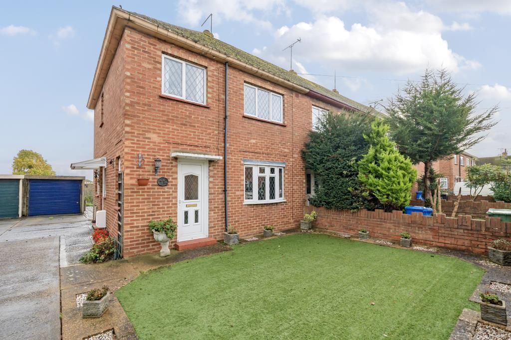 3 bed end terrace house for sale in Windsor, Berkshire SL4, £450,000