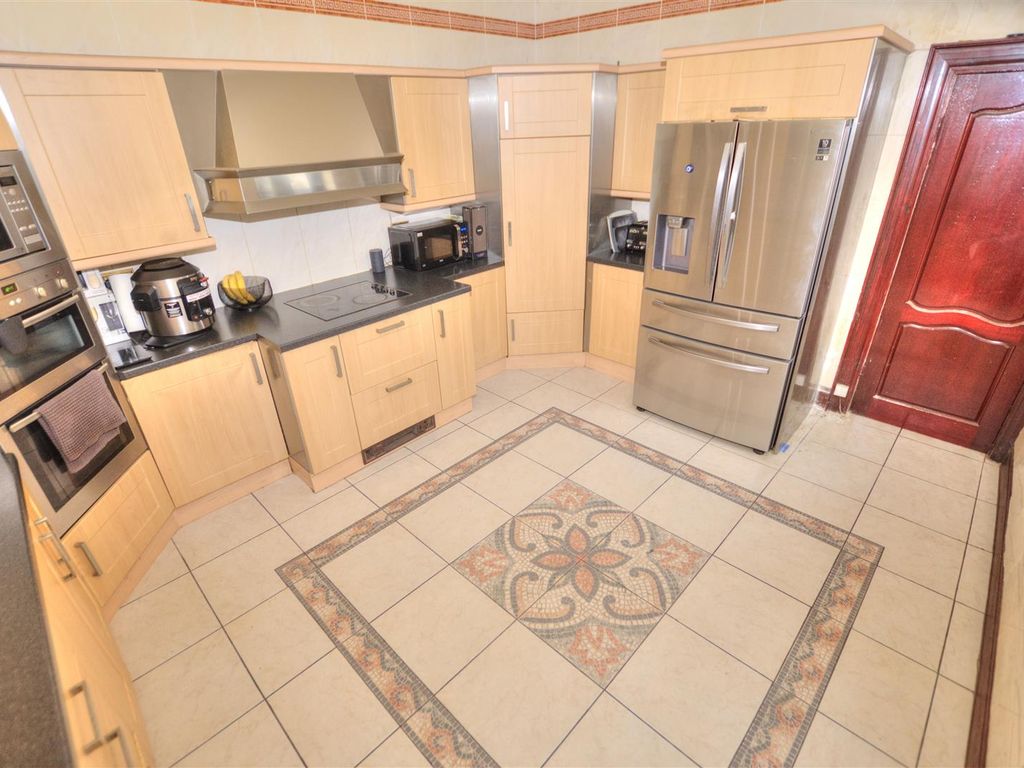 7 bed detached house for sale in Crosby, Liverpool L23, £775,000