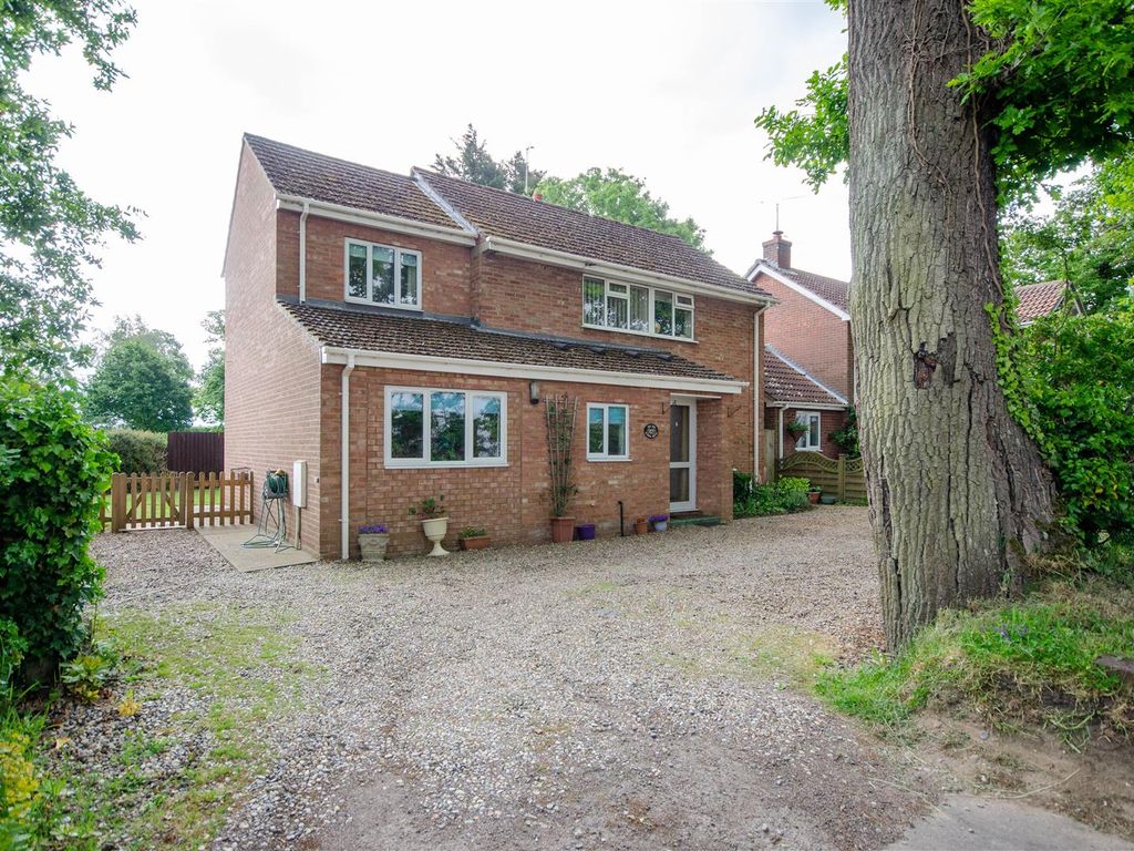 4 bed detached house for sale in Granary Way, Market Street, Tunstead, Norwich NR12, £390,000