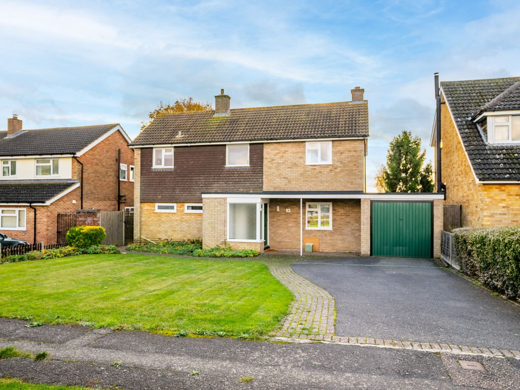 4 bed detached house to rent in Croftwell, Harpenden, Hertfordshire AL5, £3,850 pcm