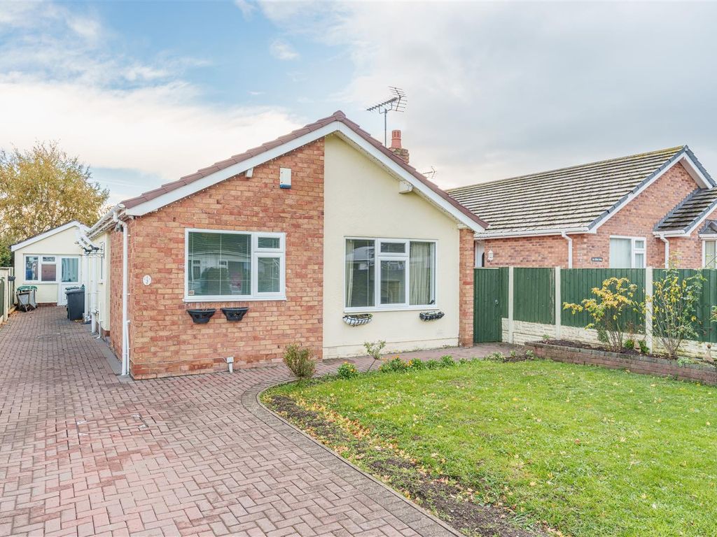 3 bed detached bungalow for sale in Turnberry Drive, Abergele LL22, £300,000