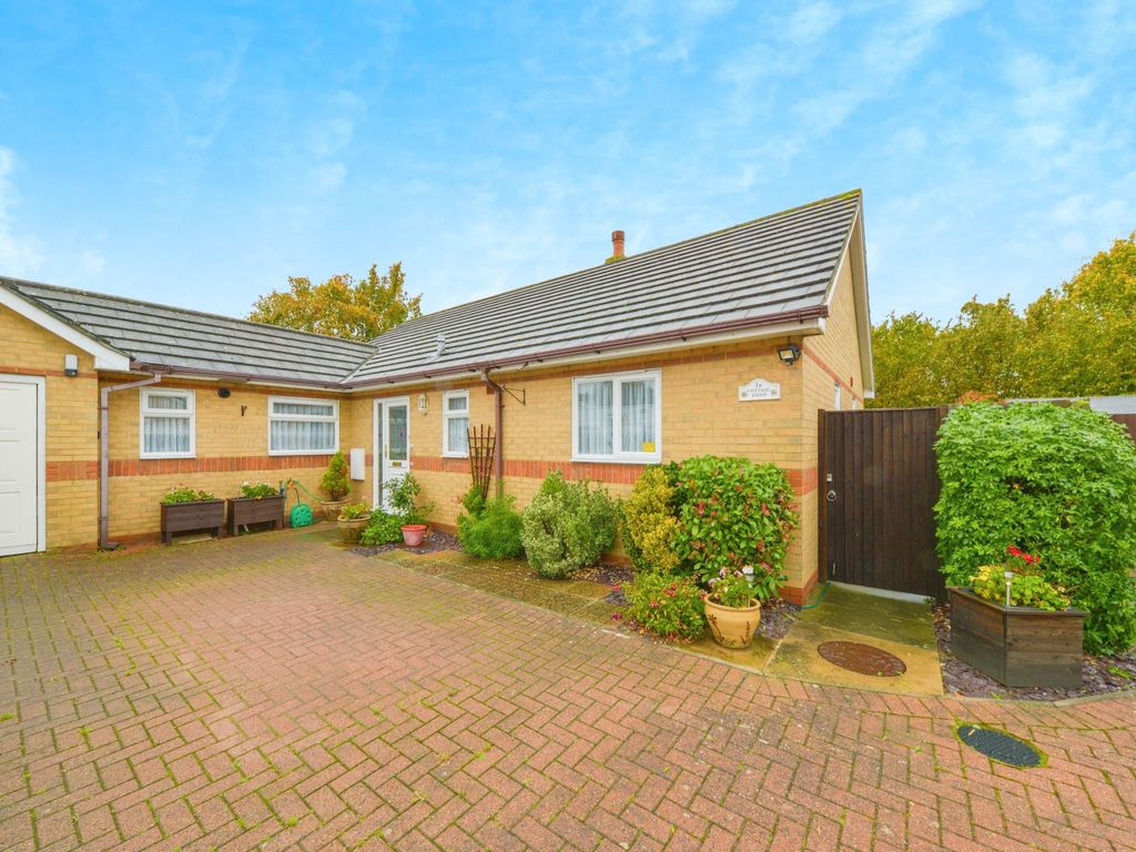 3 bed bungalow for sale in Cottage Road, Sandy, Bedfordshire SG19, £375,000