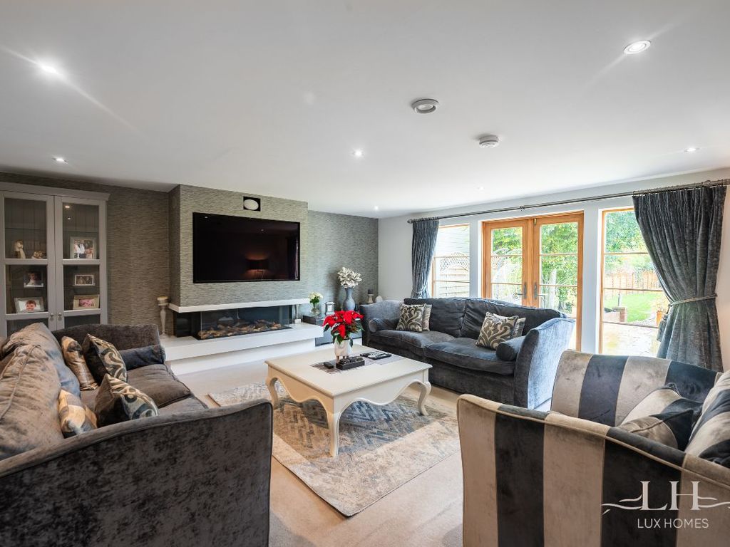 5 bed detached house for sale in Coxtie Green Road, Pilgrims Hatch, Brentwood CM14, £1,300,000