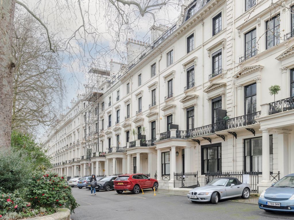 1 bed flat for sale in Westbourne Terrace, London W2, £500,000