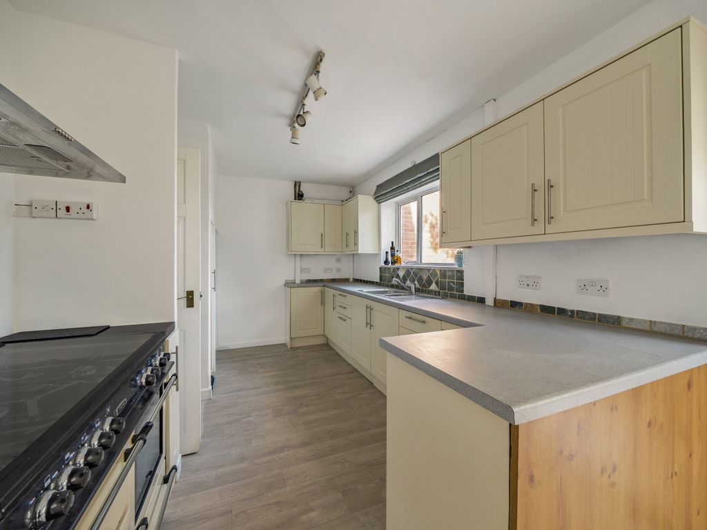 3 bed terraced house for sale in Guildford, Surrey GU1, £475,000