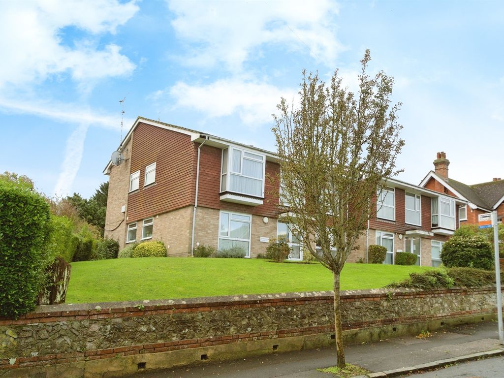 1 bed flat for sale in Carew Road, Eastbourne BN21, £172,500